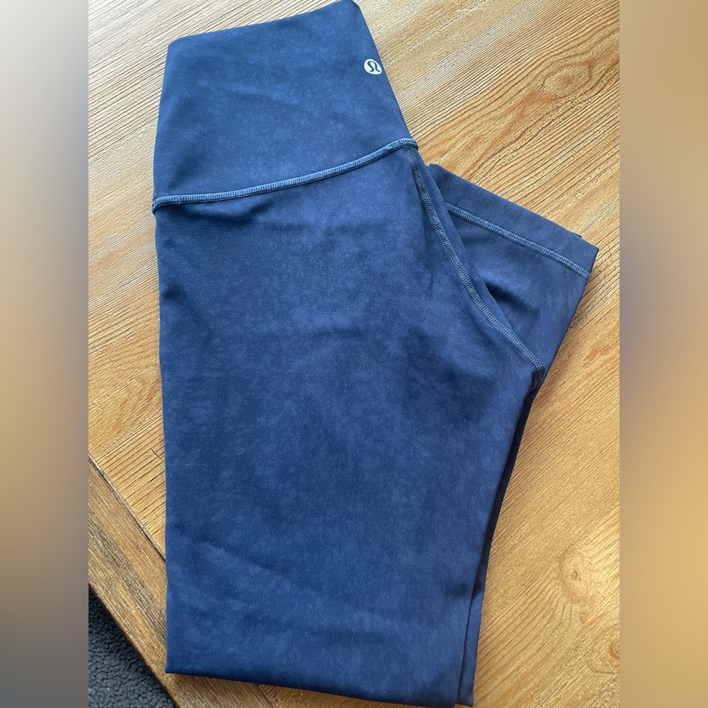 💙Lululemon Navy Blue Cropped Leggings 4